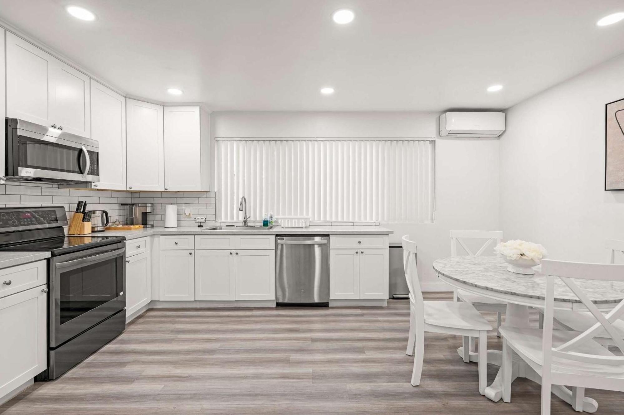 New Renovated 2B2B Apt Self Checkin Free Parking 1 Pasadena Luaran gambar